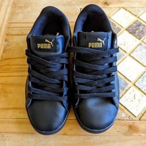 Ladies Puma sneakers